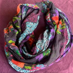 Pretty American Eagle Multicolor Infinity Scarf
